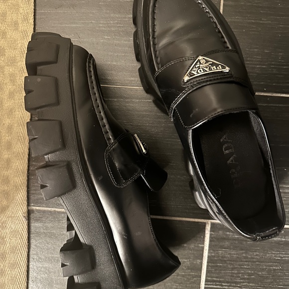 Prada moccasins pointed toe size 8 - Picture 2 of 4